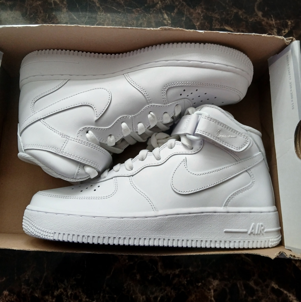 Nike Air Force 1 '07 Mid Streetwear/Lifestyle Shoes Size 7 Men/8.5 Women - Picture 3 of 14